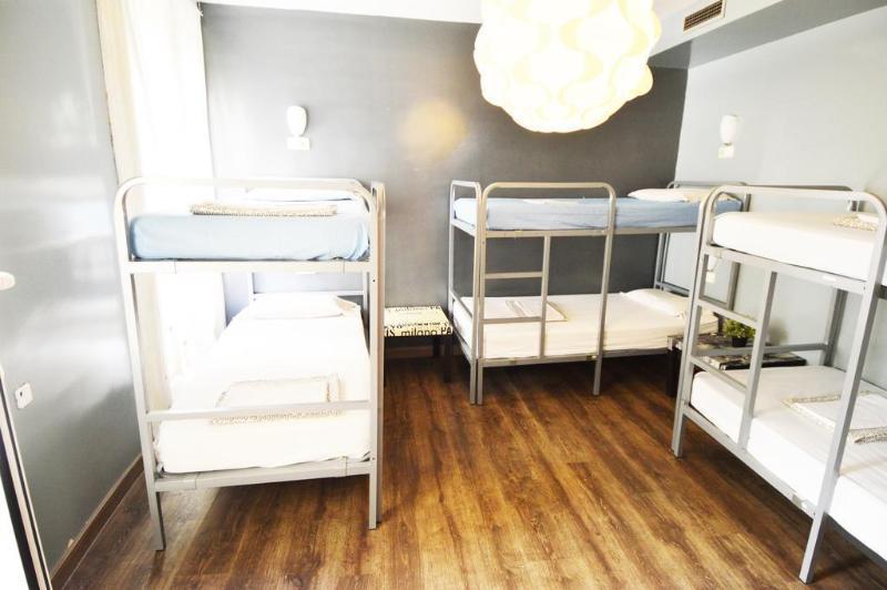Los Amigos Hostel Madrid Exteriör bild