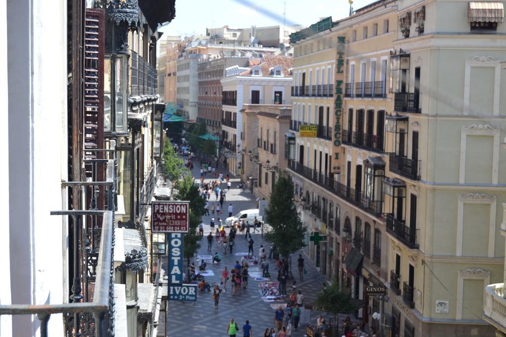 Los Amigos Hostel Madrid Exteriör bild